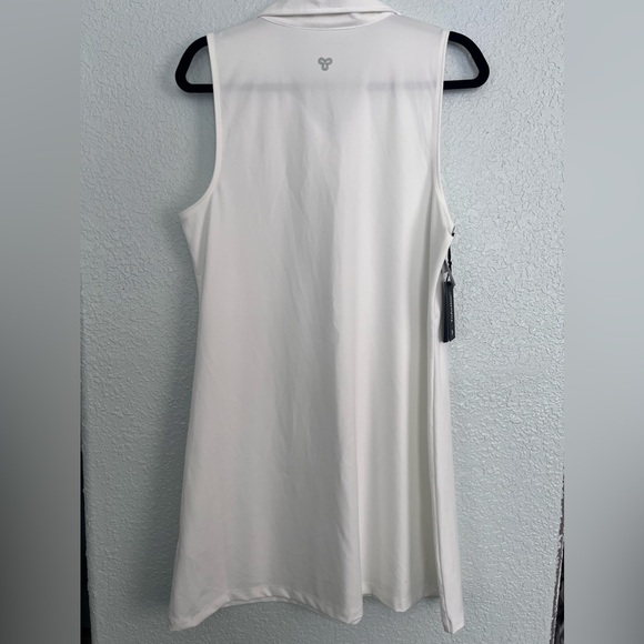 TnAction Dash Dress - Picture 2 of 4